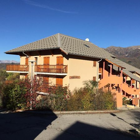 Appartement Offrant Une Magnifique Vue Des Montagnes Saint-Leger-les-Melezes Eksteriør billede