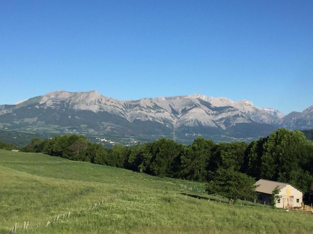 Appartement Offrant Une Magnifique Vue Des Montagnes Saint-Leger-les-Melezes Eksteriør billede