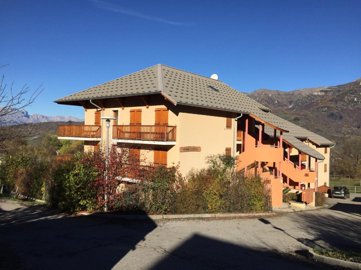 Appartement Offrant Une Magnifique Vue Des Montagnes Saint-Leger-les-Melezes Eksteriør billede